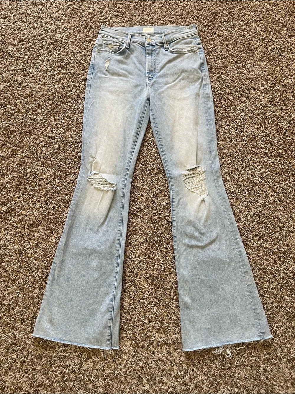 MOTHER The Weekender Fray Action Shot Jeans Women's 27 Light Wash Distressed USA - Picture 1 of 16